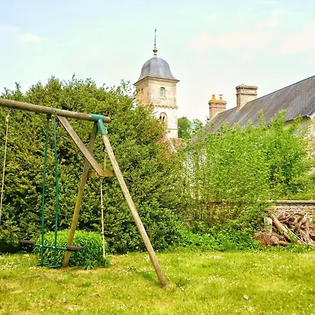Holiday home Grande Maison Xviiie Avec Jardin Clos Et Animaux Acceptes - Fr-1-497-193 Ri